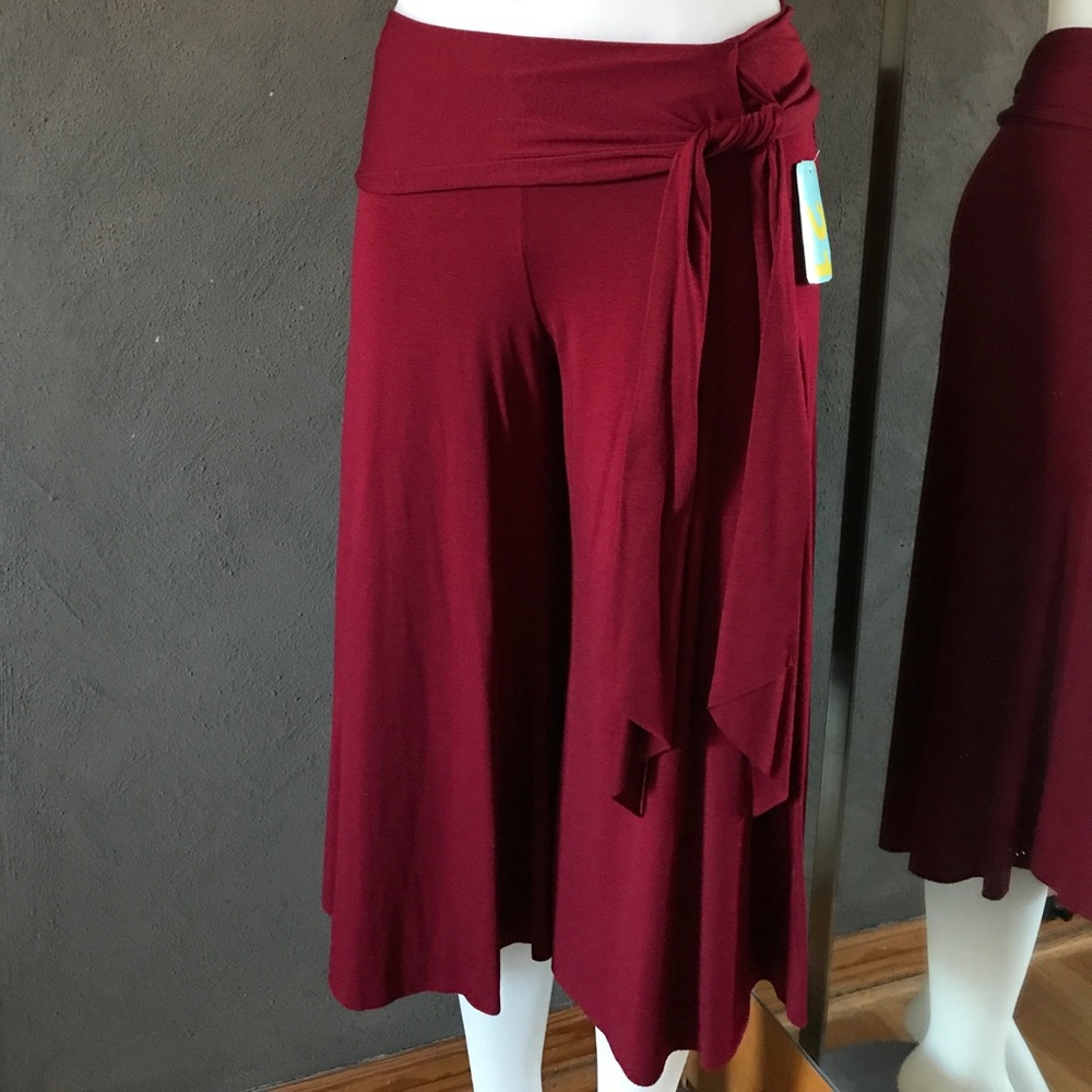 NWT Merlot Red Colored Culottes S
